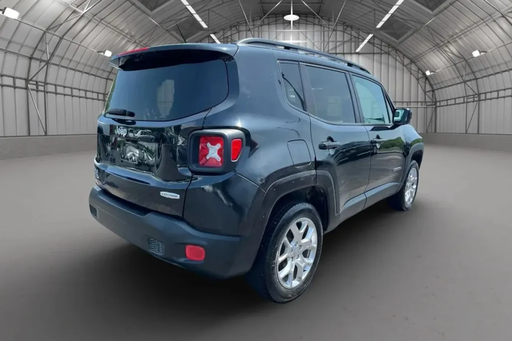 2017 Jeep Renegade Latitude Sport photo 1