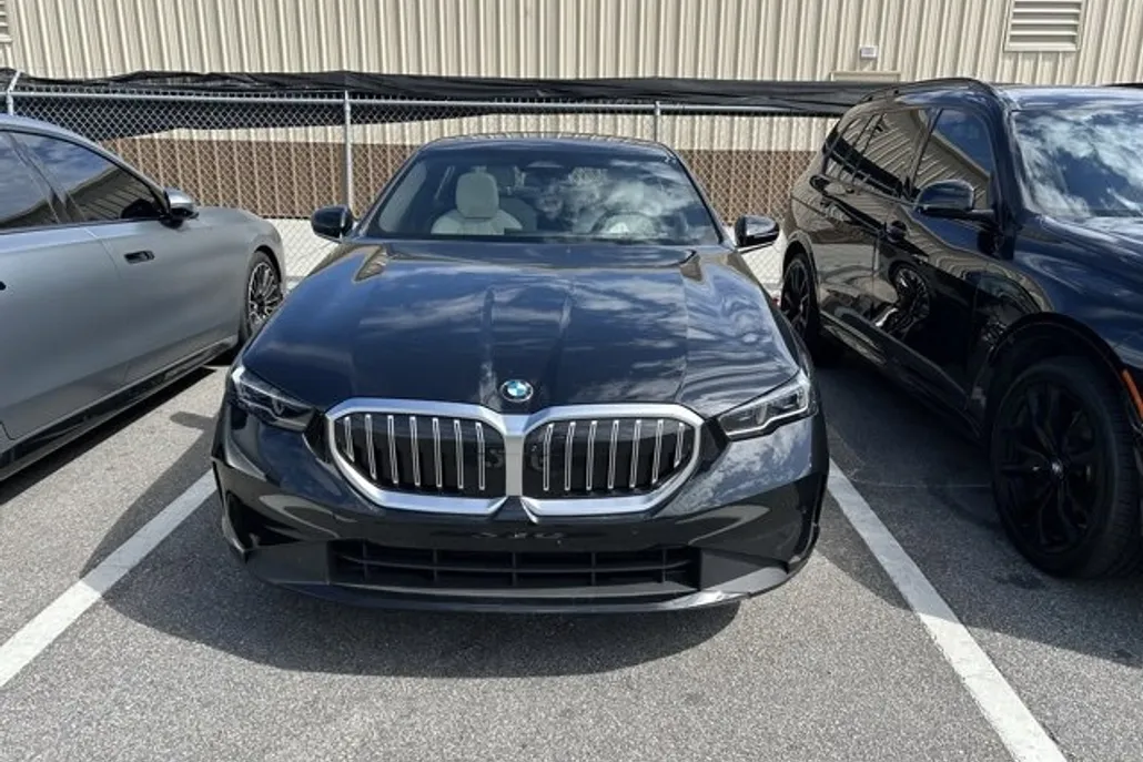 2025 Bmw 530i photo 1