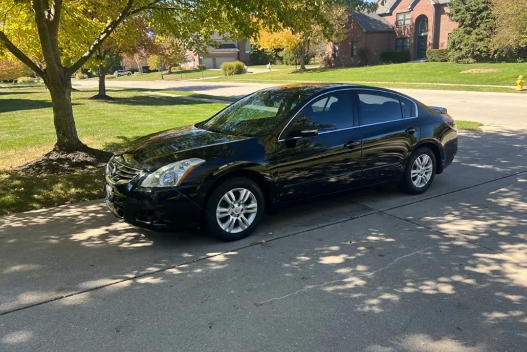 2012 Nissan Altima 2.5 photo 1