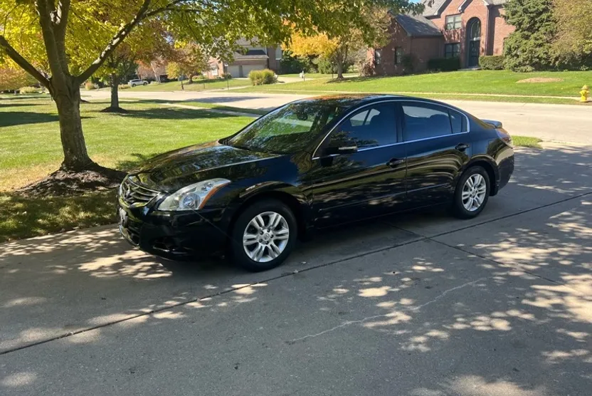 2012 Nissan Altima 2.5 photo 1