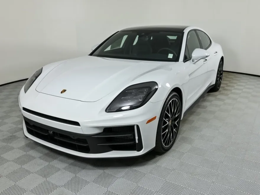 2025 Porsche Panamera Base photo 1