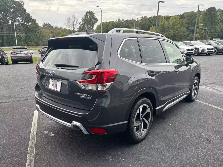 2024 Subaru Forester Touring photo 1