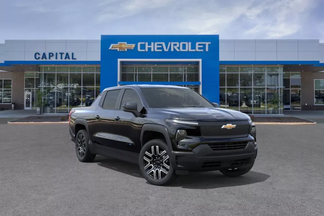 2026 Chevrolet Silverado EV photo 1