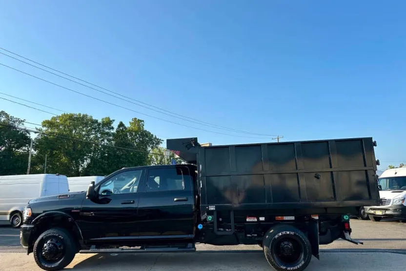 2024 Ram 3500 SLT photo 1
