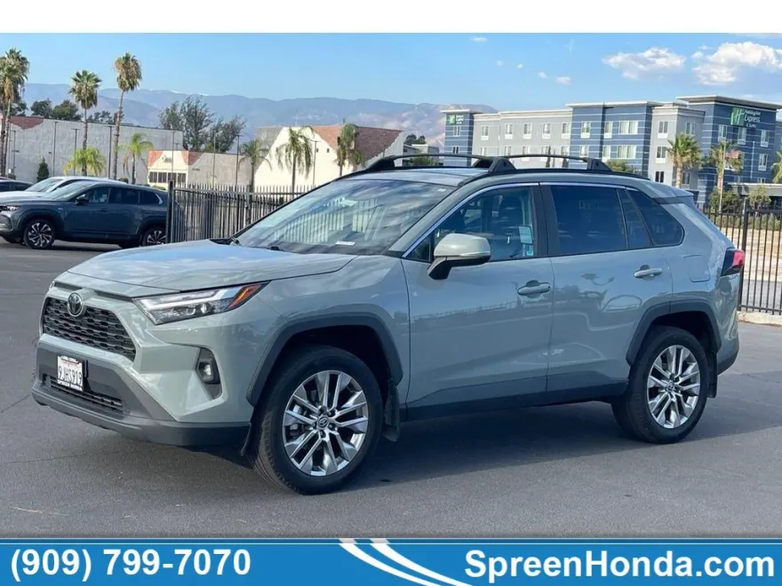 2023 Toyota RAV4 XLE Premium photo 1