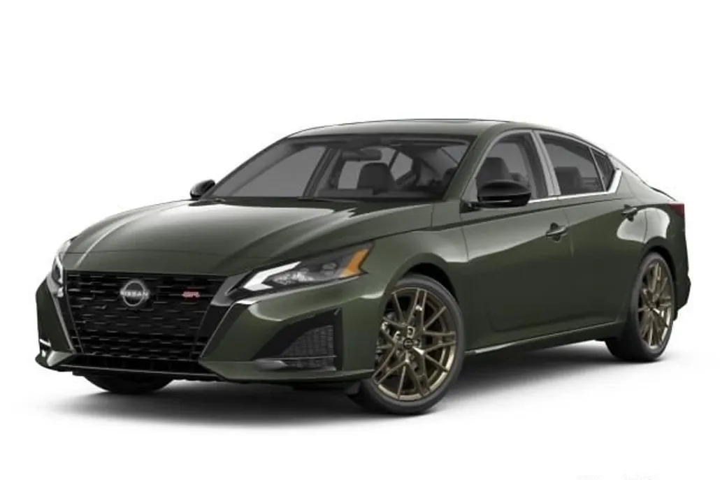 2025 Nissan Altima SR photo 1