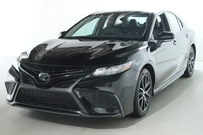2023 Toyota Camry SE photo 1