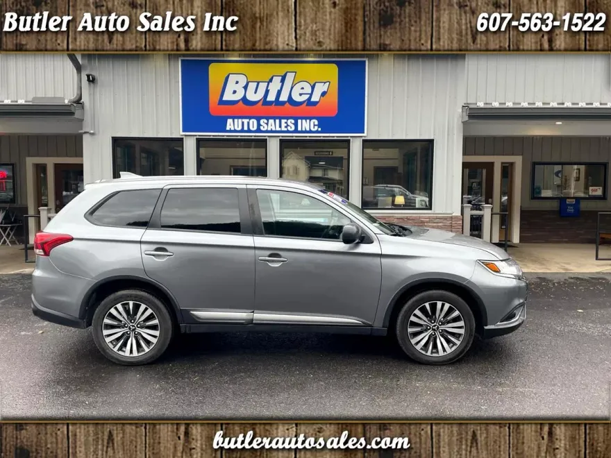 2020 Mitsubishi Outlander SEL photo 1
