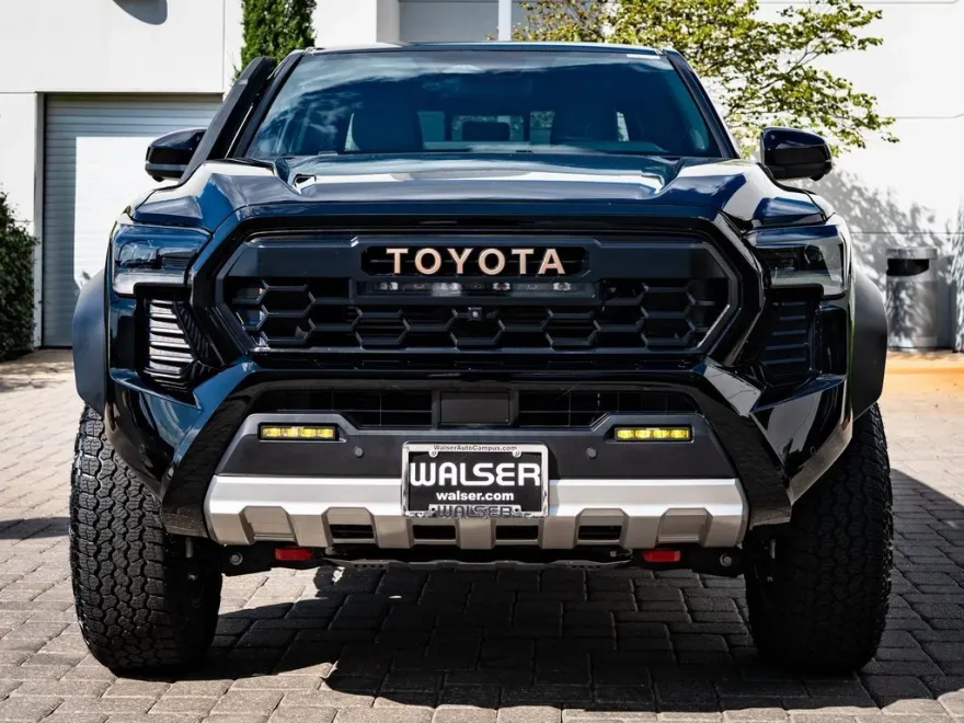 2025 Toyota Tacoma Trailhunter photo 1