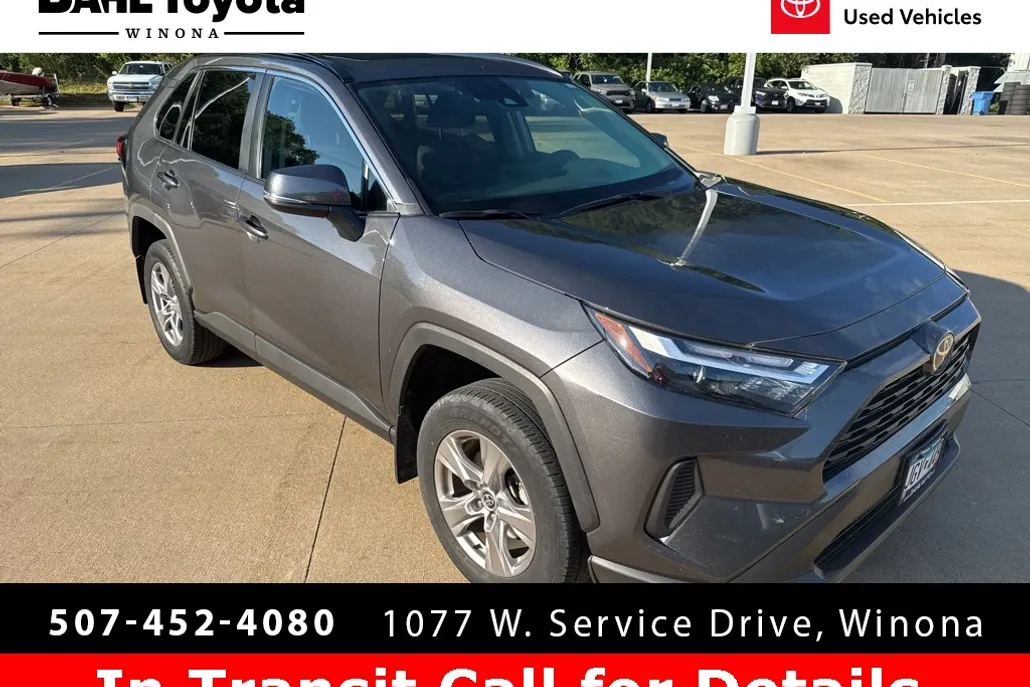 2022 Toyota RAV4 XLE photo 1