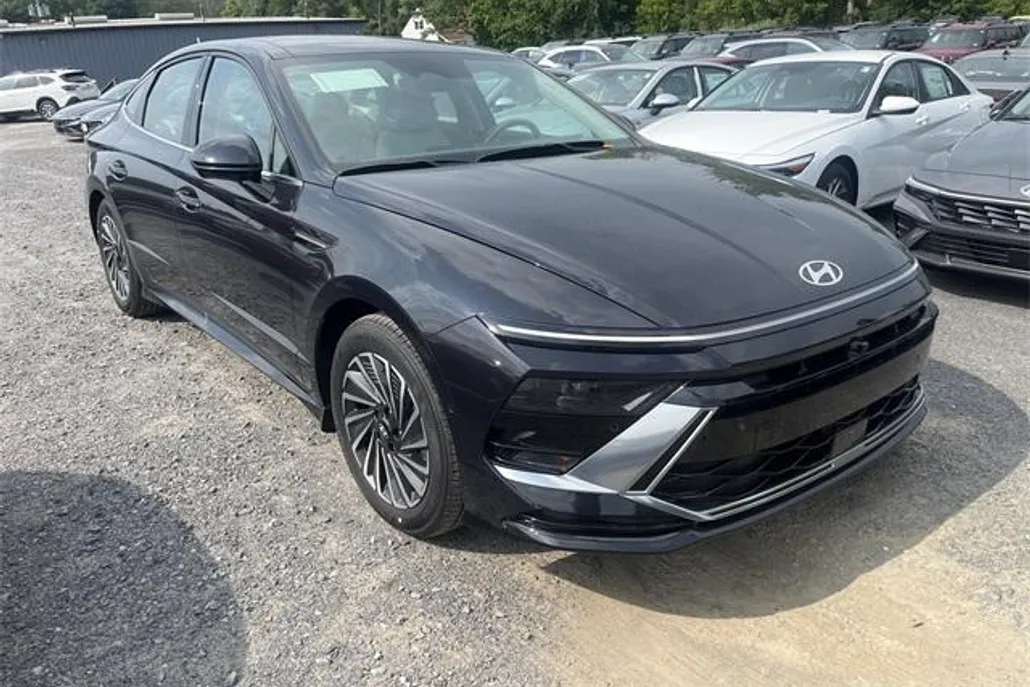 2024 Hyundai Sonata Hybrid Limited photo 1