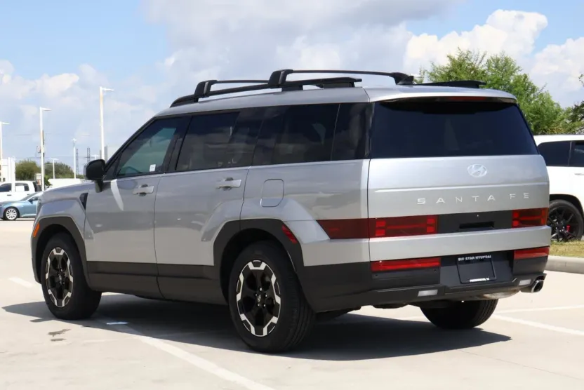 2025 Hyundai Santa Fe SEL photo 1