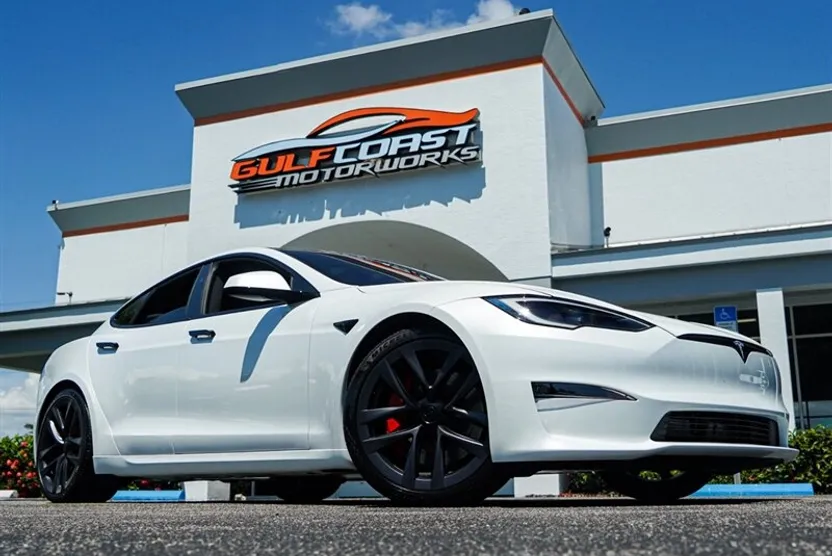 2023 Tesla Model S Plaid photo 1