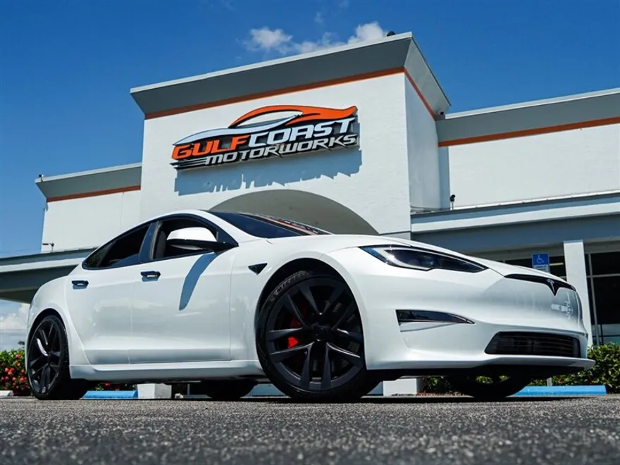 2023 Tesla Model S Plaid photo 1