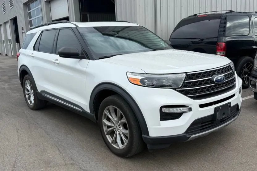 2020 Ford Explorer XLT photo 1