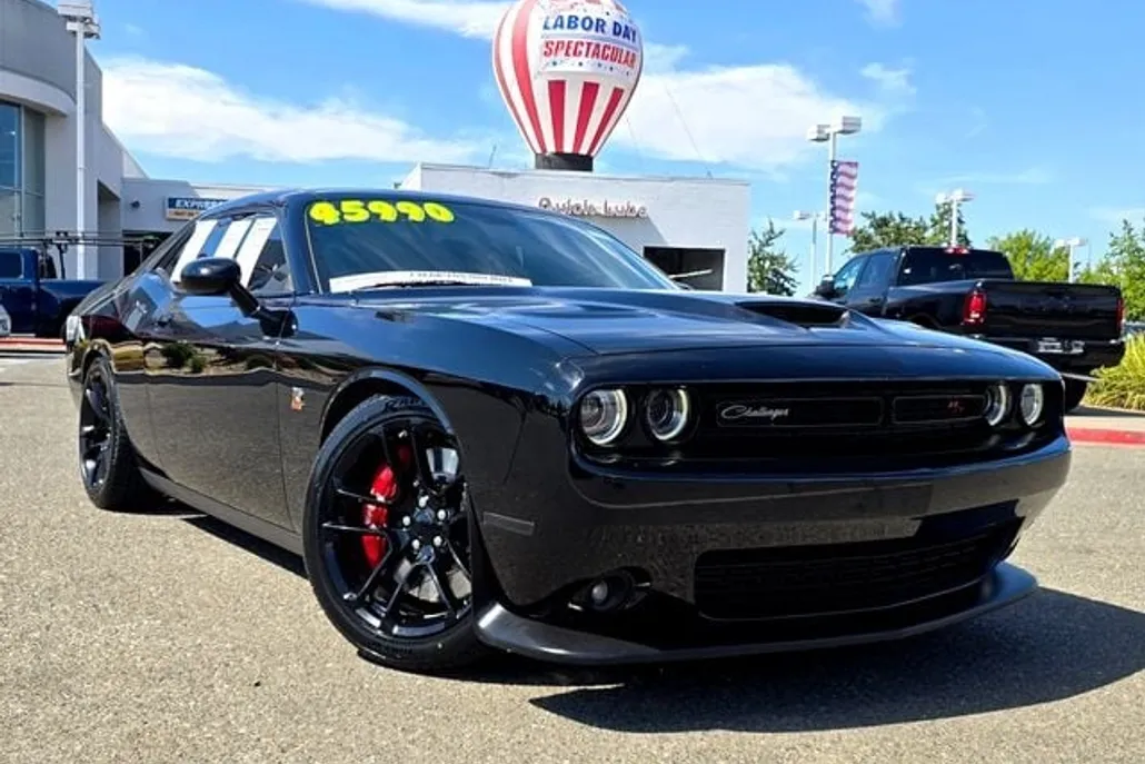 2022 Dodge Challenger R/T Scat Pack photo 1