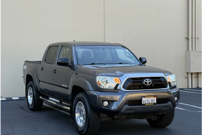 2014 Toyota Tacoma Double Cab PreRunner photo 1