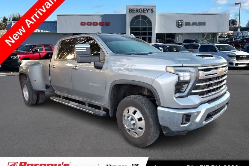 2025 Chevrolet Silverado 3500HD LTZ photo 1