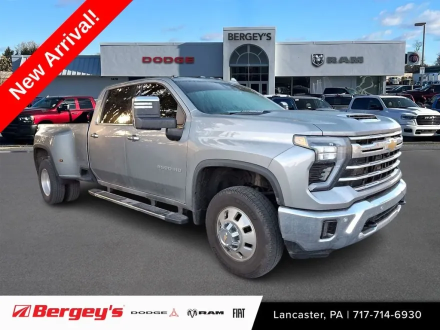 2025 Chevrolet Silverado 3500HD LTZ photo 1
