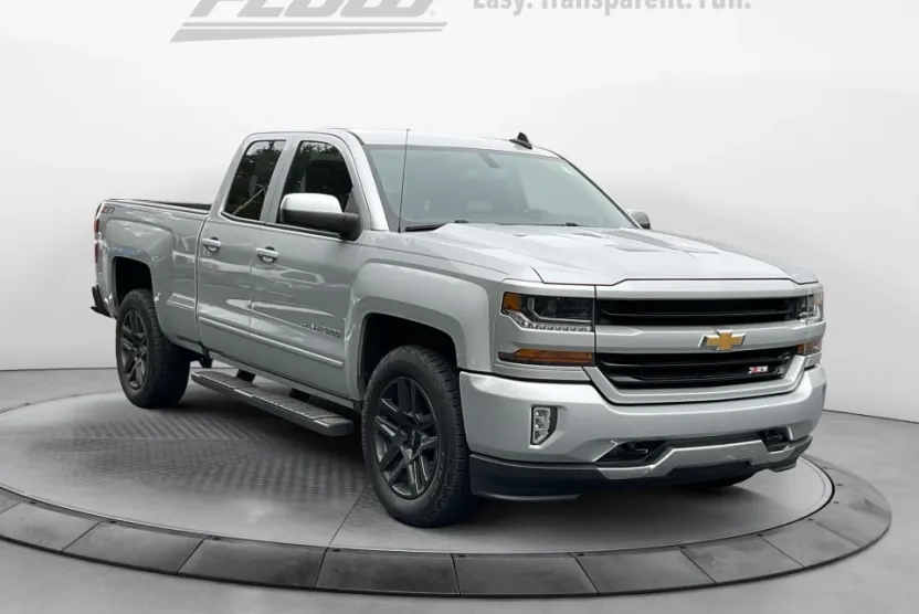 2019 Chevrolet Silverado 1500 LT photo 1