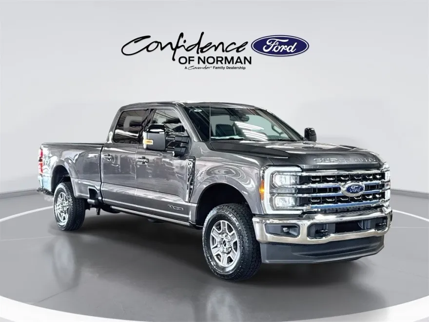 2025 Ford F-350 Lariat photo 1