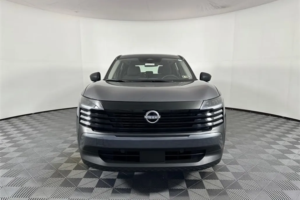 2025 Nissan Kicks S photo 1