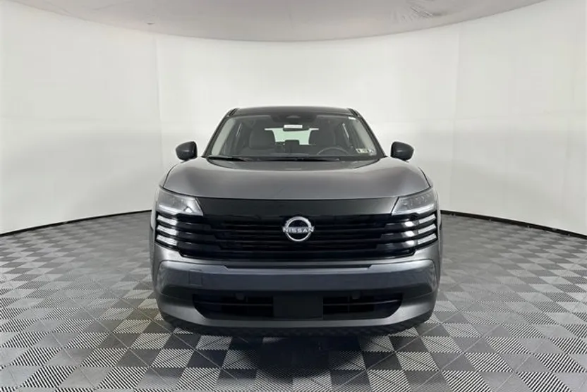 2025 Nissan Kicks S photo 1