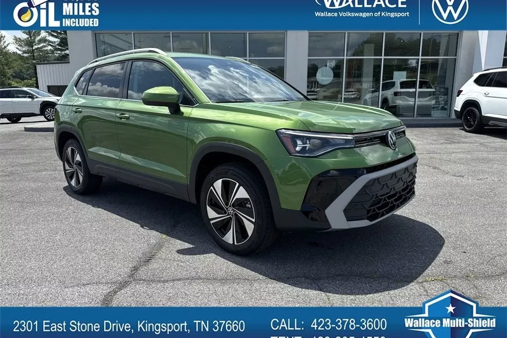 2025 Volkswagen Taos SE photo 1