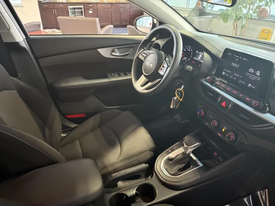 2023 Kia Forte LXS photo 13