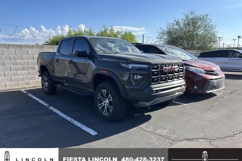 2024 Gmc Canyon AT4 photo 1