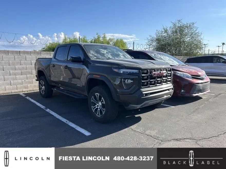 2024 Gmc Canyon AT4 photo 1