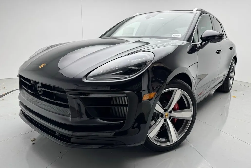 2025 Porsche Macan S photo 1
