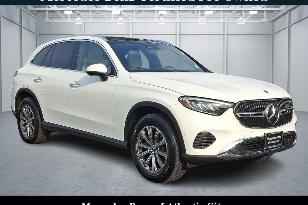 2025 Mercedes Benz GLC 300 4MATIC photo 1
