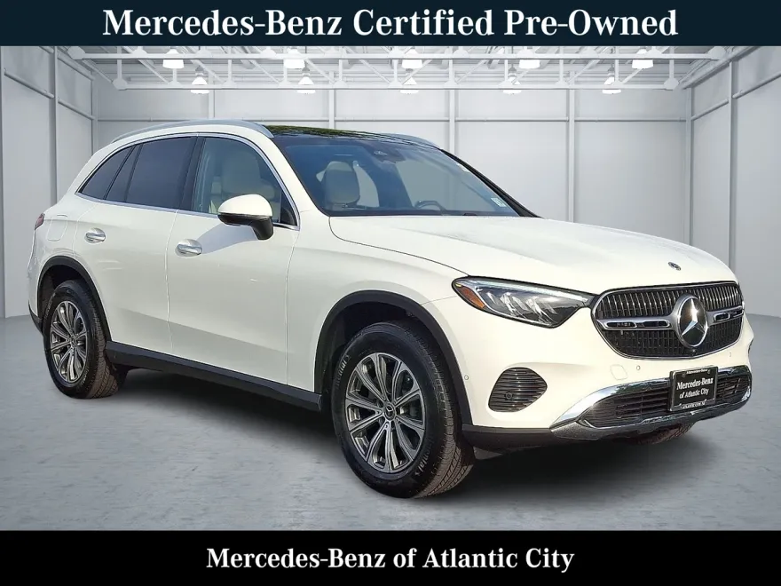 2025 Mercedes Benz GLC 300 4MATIC photo 1
