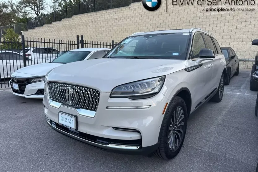 2022 Lincoln Aviator Reserve photo 1