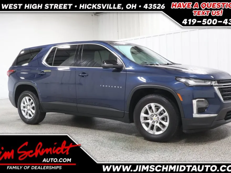 2022 Chevrolet Traverse LS photo 1