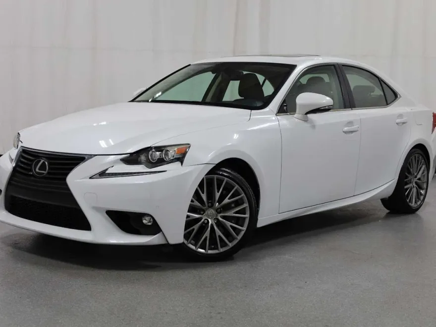 2016 Lexus IS 200t AWD photo 1