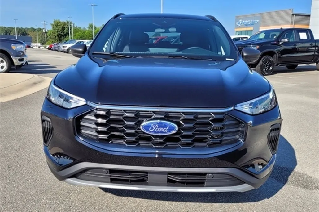 2026 Ford Escape ST-Line photo 1