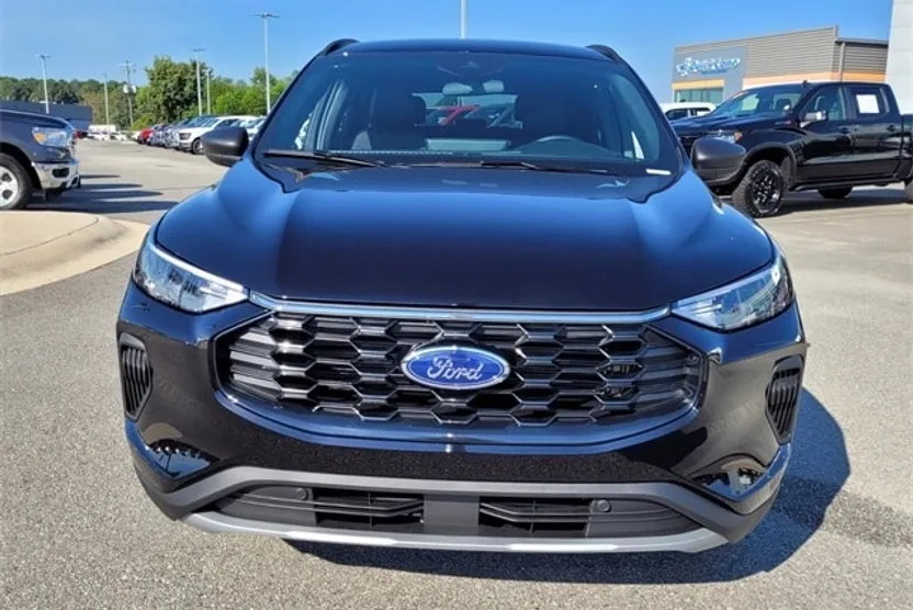 2026 Ford Escape ST-Line photo 1