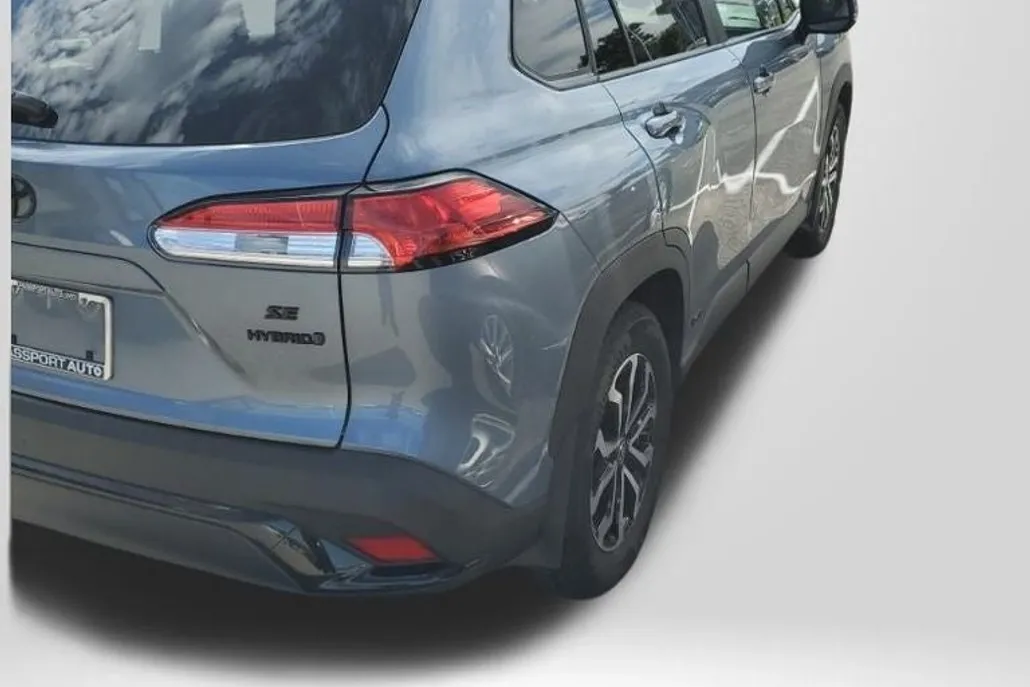 2024 Toyota Corolla Cross Hybrid SE photo 1