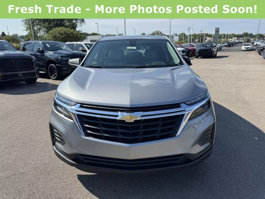 2023 Chevrolet Equinox LS photo 1
