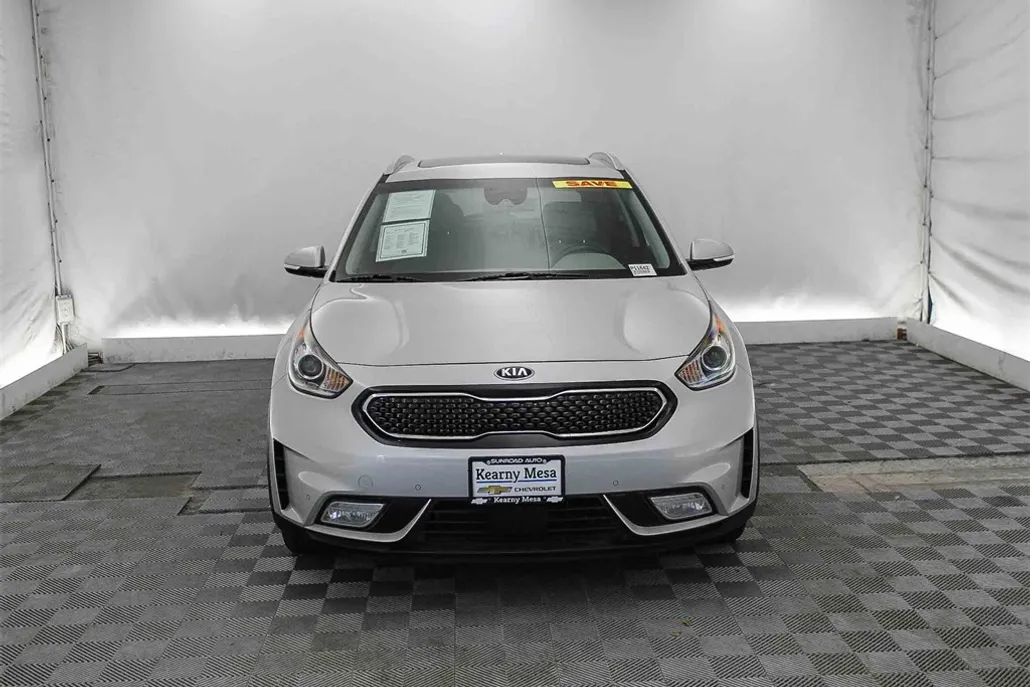 2017 Kia Niro Touring photo 1