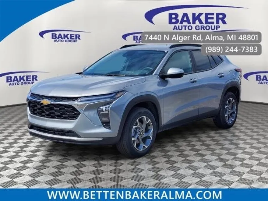 2025 Chevrolet Trax LT photo 2