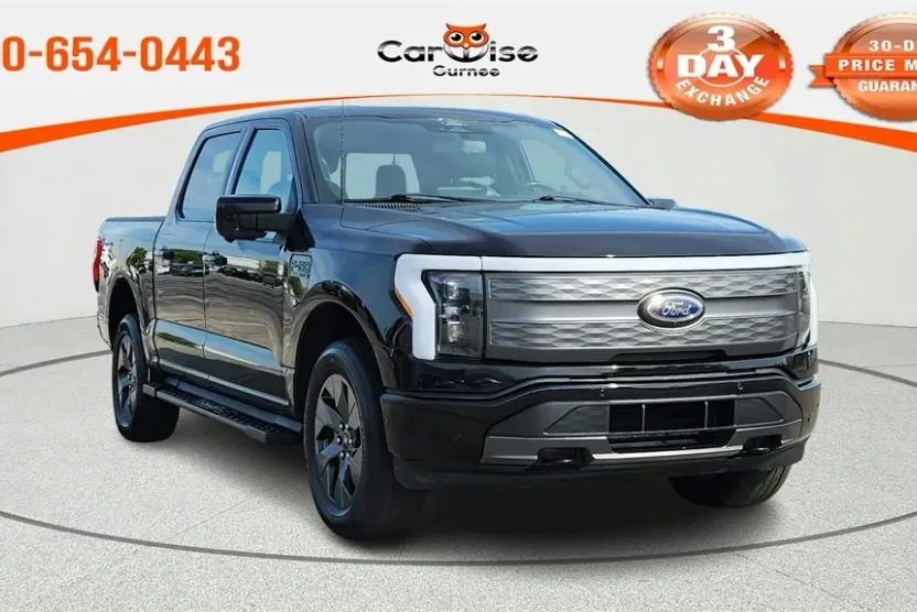 2022 Ford F-150 Lightning Lariat photo 1
