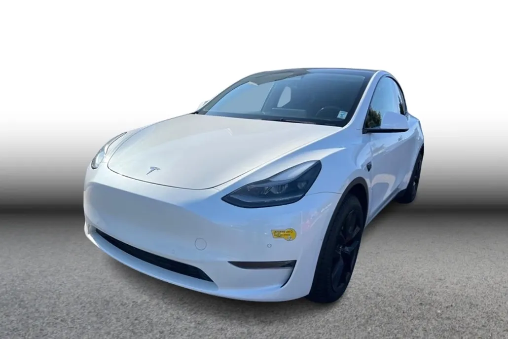 2022 Tesla Model Y Long Range photo 1