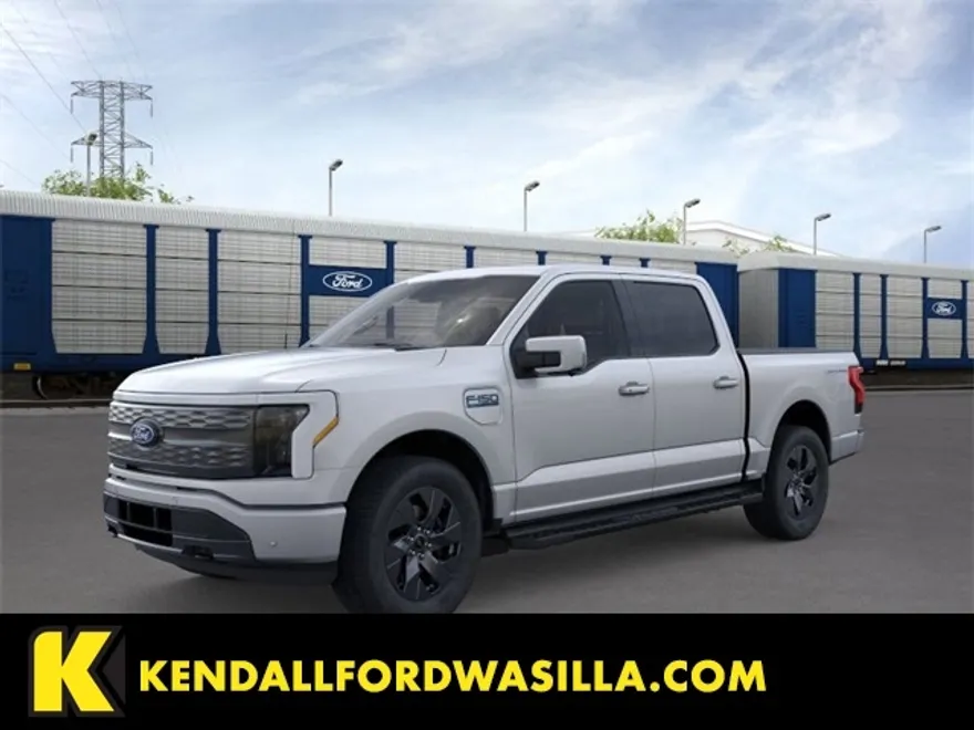 2025 Ford F-150 Lightning Lariat photo 1