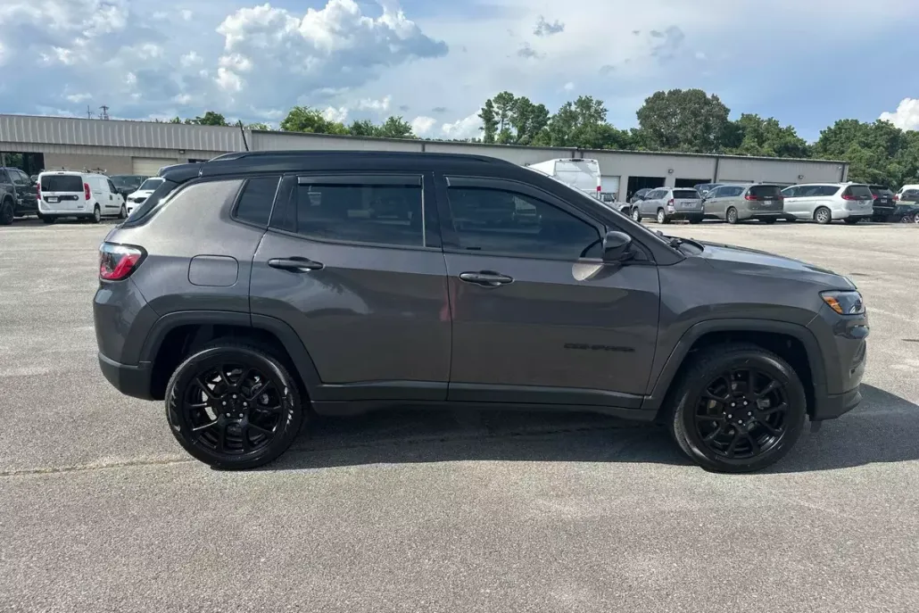 2022 Jeep Compass Altitude photo 1