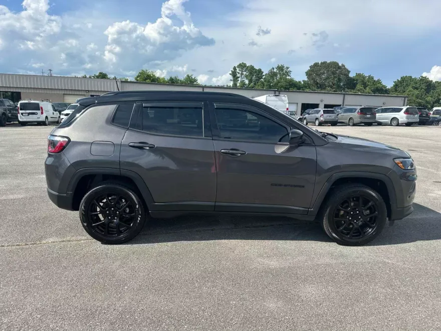 2022 Jeep Compass Altitude photo 1