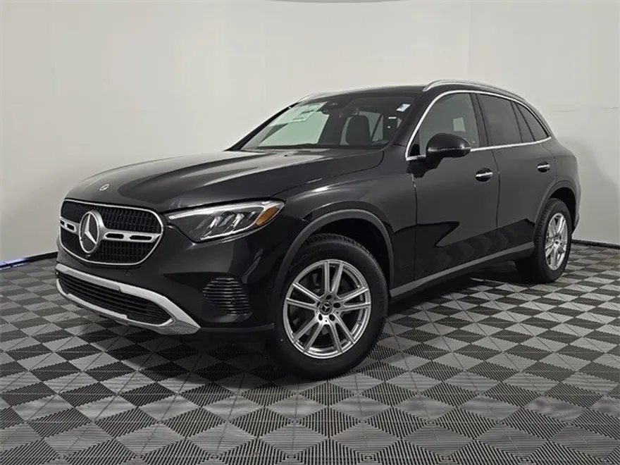 2025 Mercedes Benz GLC 300 4MATIC photo 1