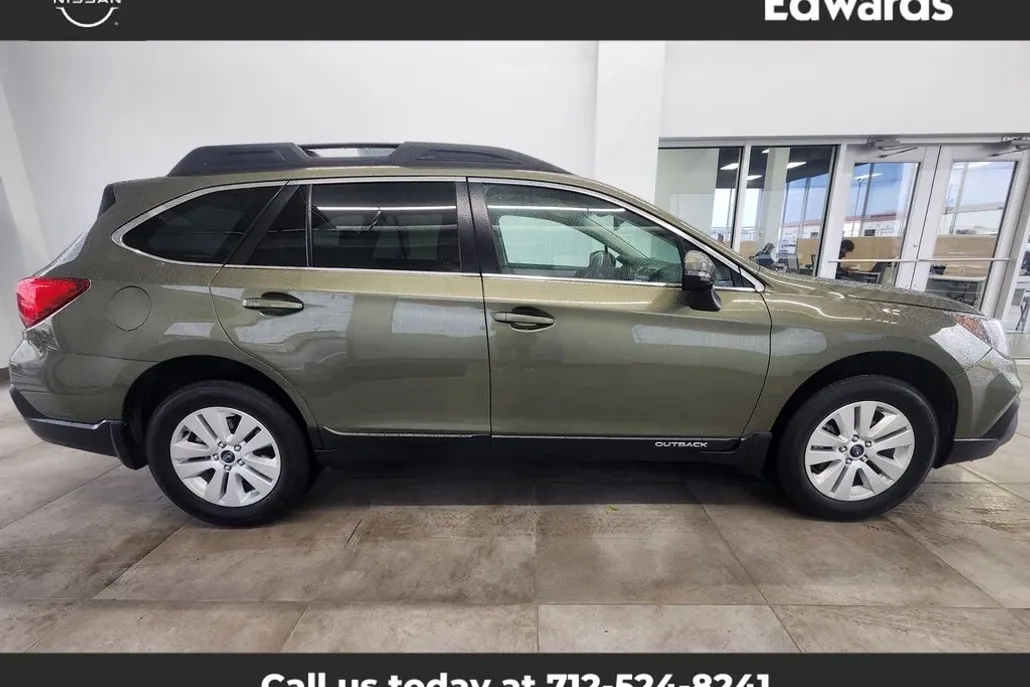 2019 Subaru Outback 2.5i Premium photo 1